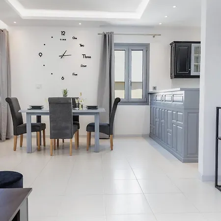 Simos Luxury Apartamento