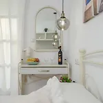Simos Luxury Apartment *