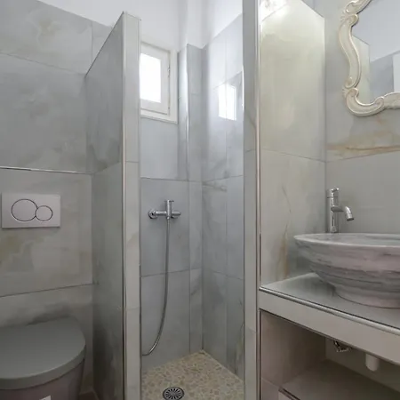 Simos Luxury Apartment *